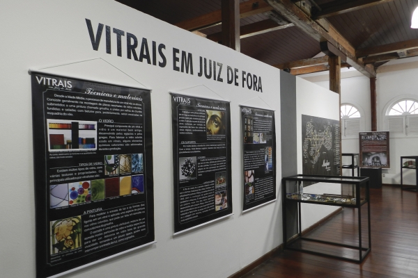 exposicao-vitrais-em-juiz-de-fora-divisao-de-patrimonio-cultural-funalfaA5B24366-D7A3-19DB-B082-8BD81706B618.jpg