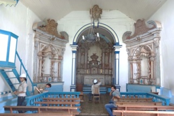 interior-da-capela3D3F31B9-5497-904F-57F1-327522AA8451.jpg