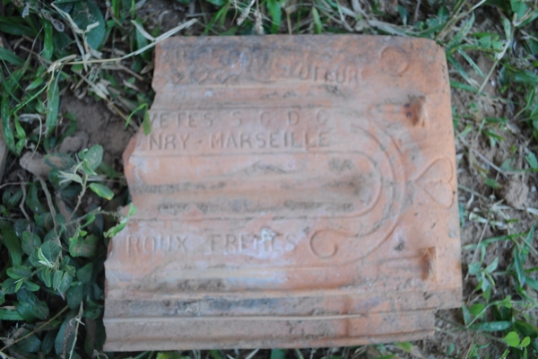 telha-francesaC4A38AE9-382A-AA9F-DF84-7C1EF17C4729.jpg