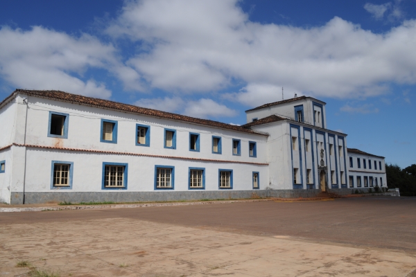 fachada7C7FA135-16C4-7CF3-9B7D-C43DD5C30295.jpg