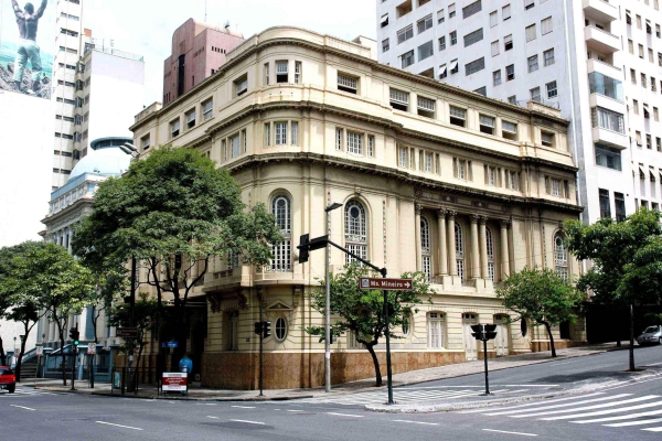 1-fachada-principal08C94459-5723-BE83-A77A-BBADF928E9BA.jpg