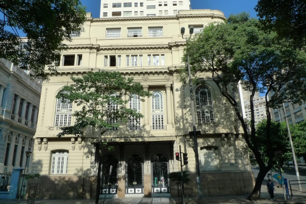 fachada-principal5EEB095D-1C1C-4F82-5386-DE07B2421D7A.jpg