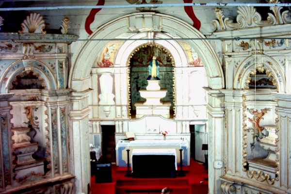 vista-interna-nave-e-capela-mor2FA14562-4136-1547-C86B-97455F8D9EDD.jpg