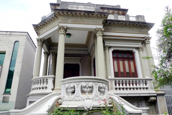 fachada-principal20A86D38-FA8A-BEC7-E9C6-11D2B32C2F59.jpg