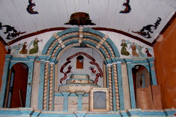 2-altar-morC9048394-A39C-9062-34E0-7D5CC44129EB.jpg