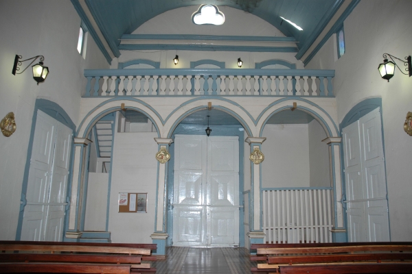 vista-da-nave-coro-e-entrada-principal52520681-2648-7BA1-75CA-781F2F328747.jpg