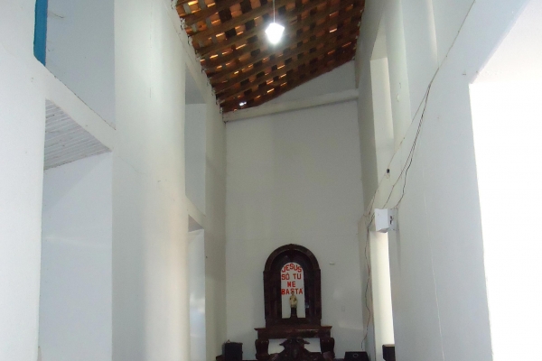 corredores-laterais-da-igreja9BEE3D15-F1CD-56A3-AF02-45340F15BE7F.jpg