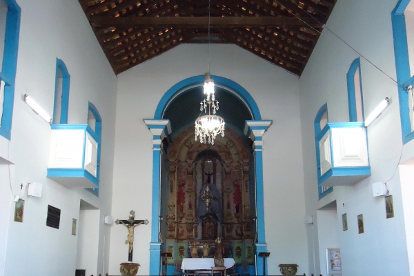 interior-da-igrejaB490B083-85B7-2BA5-BEBD-0F8D9789F7AF.jpg