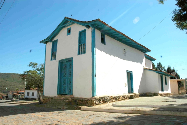 1-fachada-principal0AAE25D0-E33B-1F6F-EA7B-1ACC392827E3.jpg