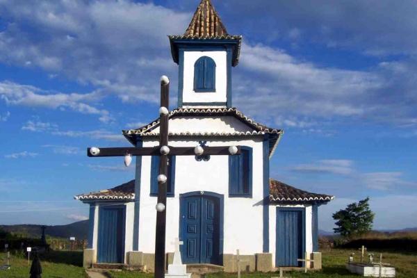 fachada-principal42ED72F1-3610-1CD7-60C0-64182927B1A2.jpg