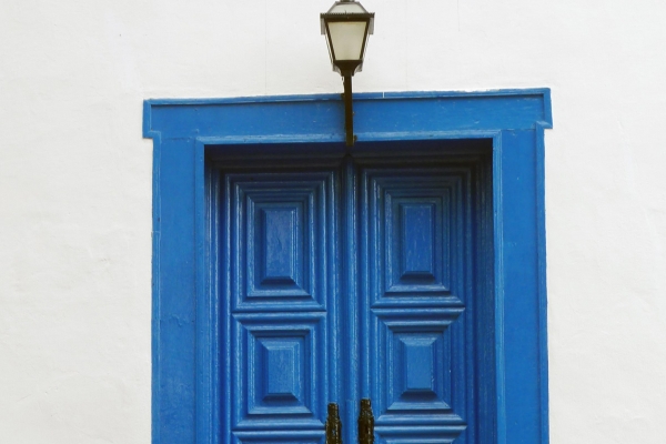 entrada-principal-detalhe-da-porta-almofadada5754E35A-0319-92C7-FBFF-4AAE3D4ED297.jpg