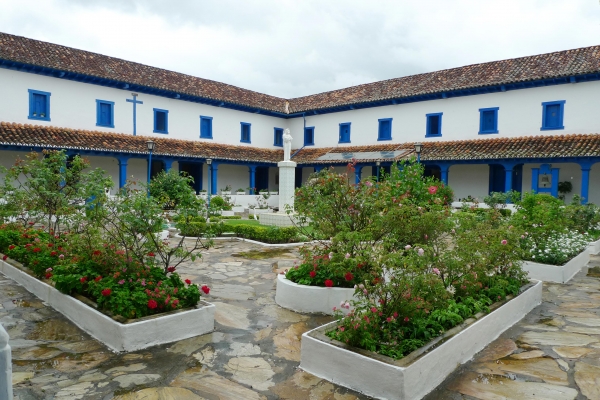 vista-do-patio-claustralEF85298D-ABFA-D5DE-0C71-58E6EE8A4577.jpg