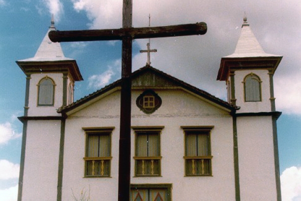 1-fachada-principalF1350196-34B7-67EF-694E-AC77E95F86CF.jpg