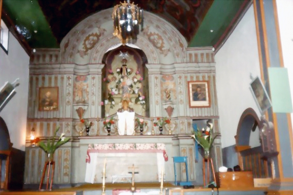 2-altar-mor7CFFEAA3-09D3-7E7A-9B0A-F86FF19494E4.jpg