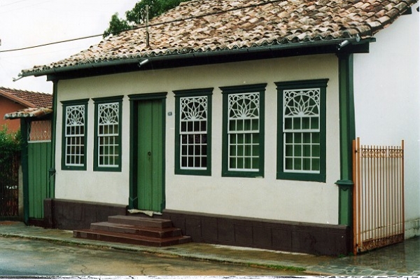 fachada-principalE230DF84-0DDD-916A-CB14-DF6DC809FF7C.jpg