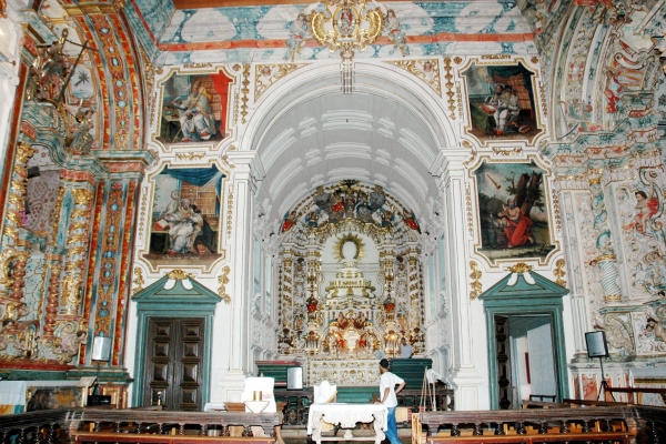 vista-interna-do-altar-mor-da-igreja4835F825-2BC9-7F2C-4E5A-04A676E54E88.jpg