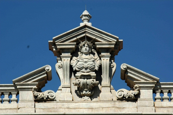 2-detalhe-do-frontao-do-predioD18118D0-2AF4-2536-8F63-1BB93763CF9F.jpg