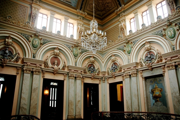 3-hall-da-escadaria-do-2-piso16C52521-BB2E-4D59-7614-066577EFF440.jpg