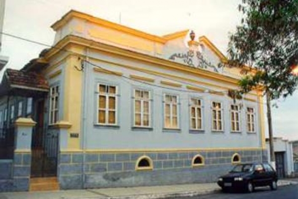 casarao-na-praca-dr-domingos-ribeiro2B0AA7BA-7EB6-05D9-45EA-862DF2174AA0.jpg