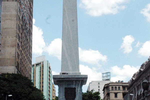 2-obelisco-praca-76511EB00-06B0-4150-1264-73EDBF579BF0.jpg