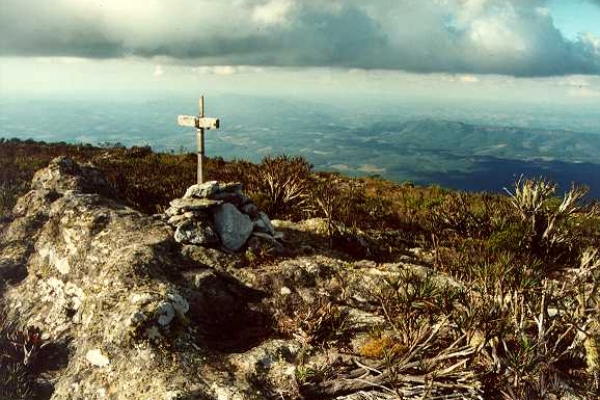 3-catas-altas-serra-do-caracaC36EC708-0BF8-4A41-00E8-FFAF5A473652.jpg