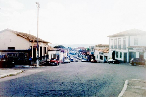 vista-geral-da-rua-direita-27EDA2CA6-5344-D888-B417-D9D1E3362B2F.jpg